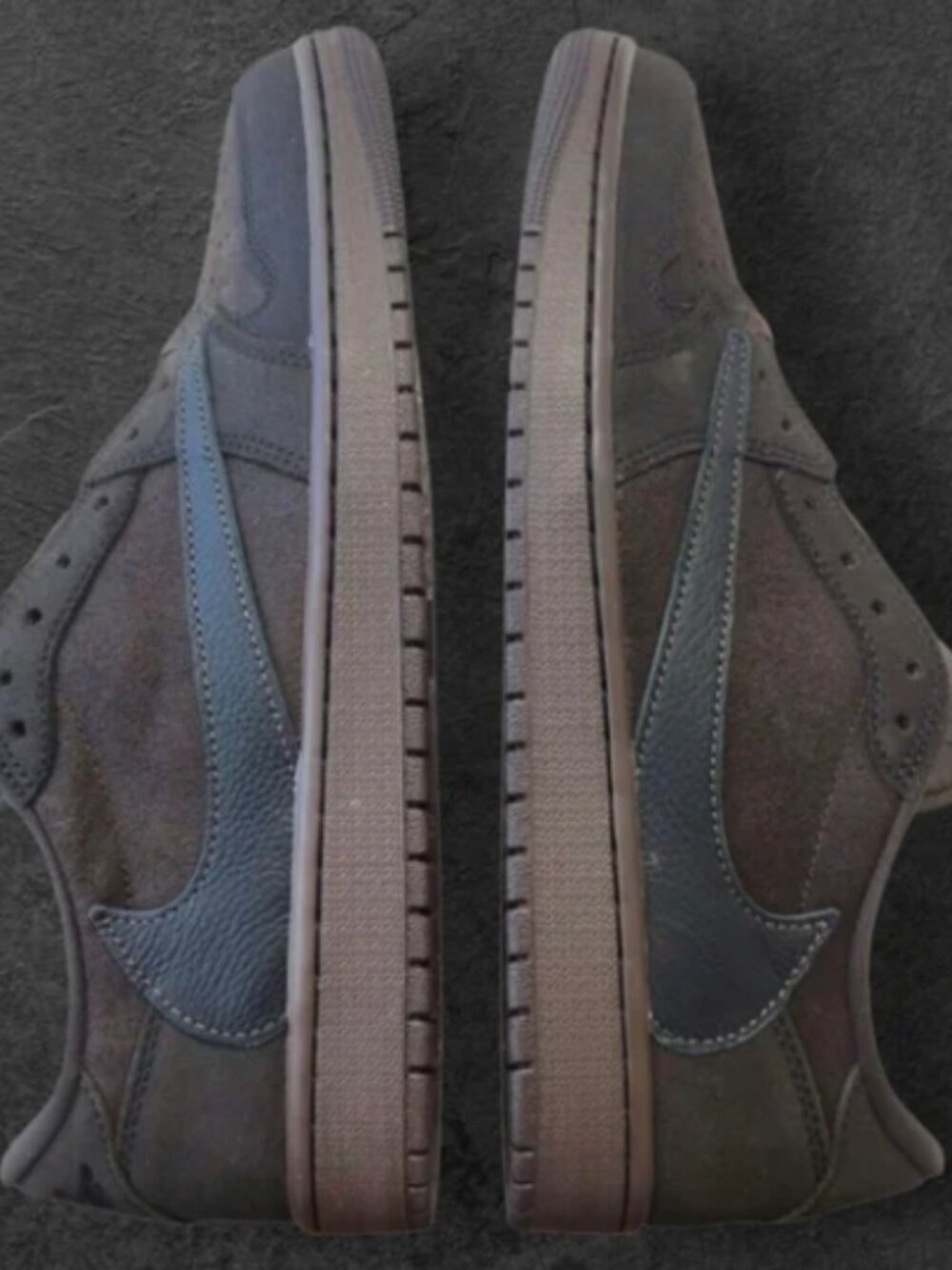 Travis Scott x Air Jordan 1 Low 'Velvet Brown'